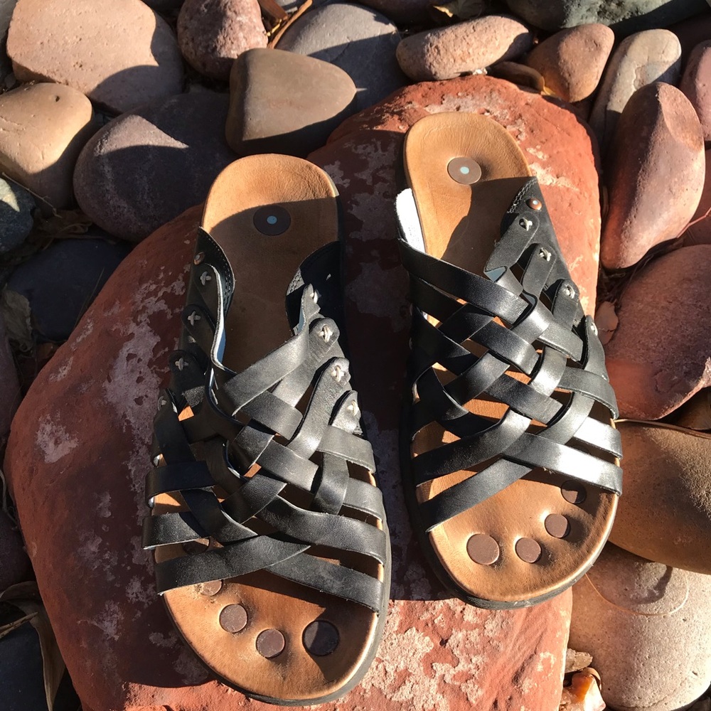 Men’s yoga sandals